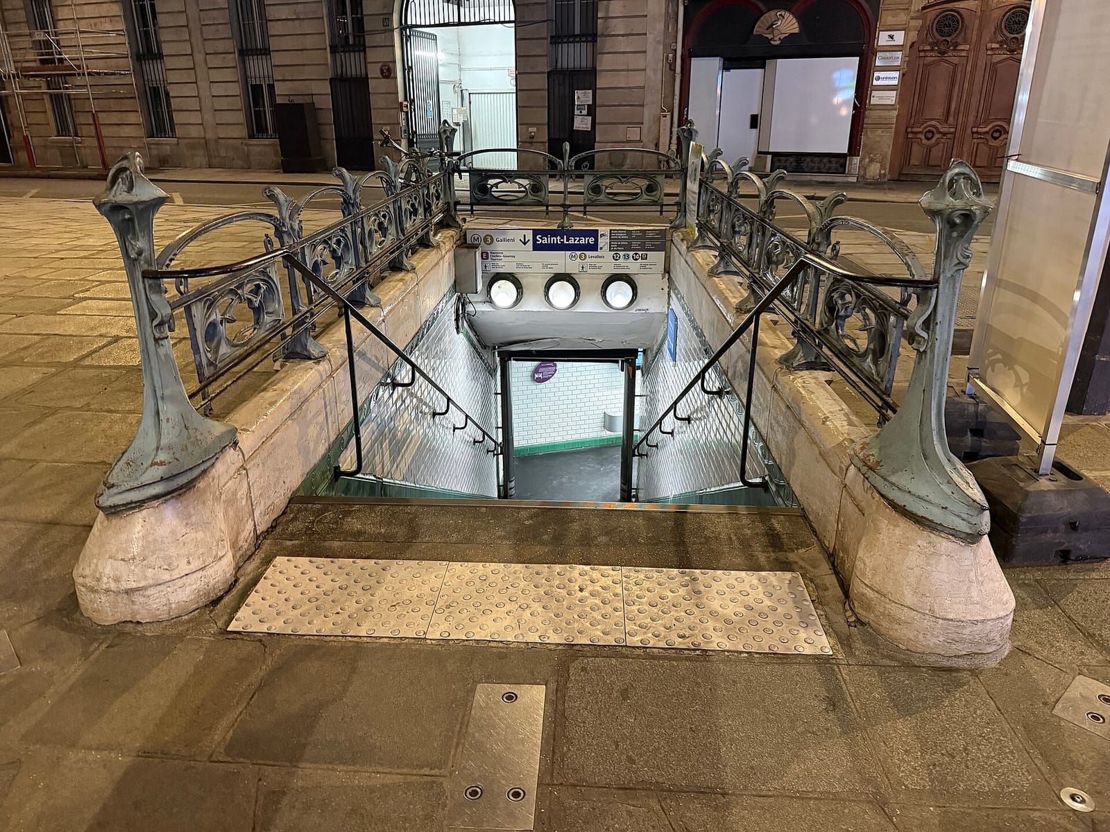 Chez Haki Paris 8