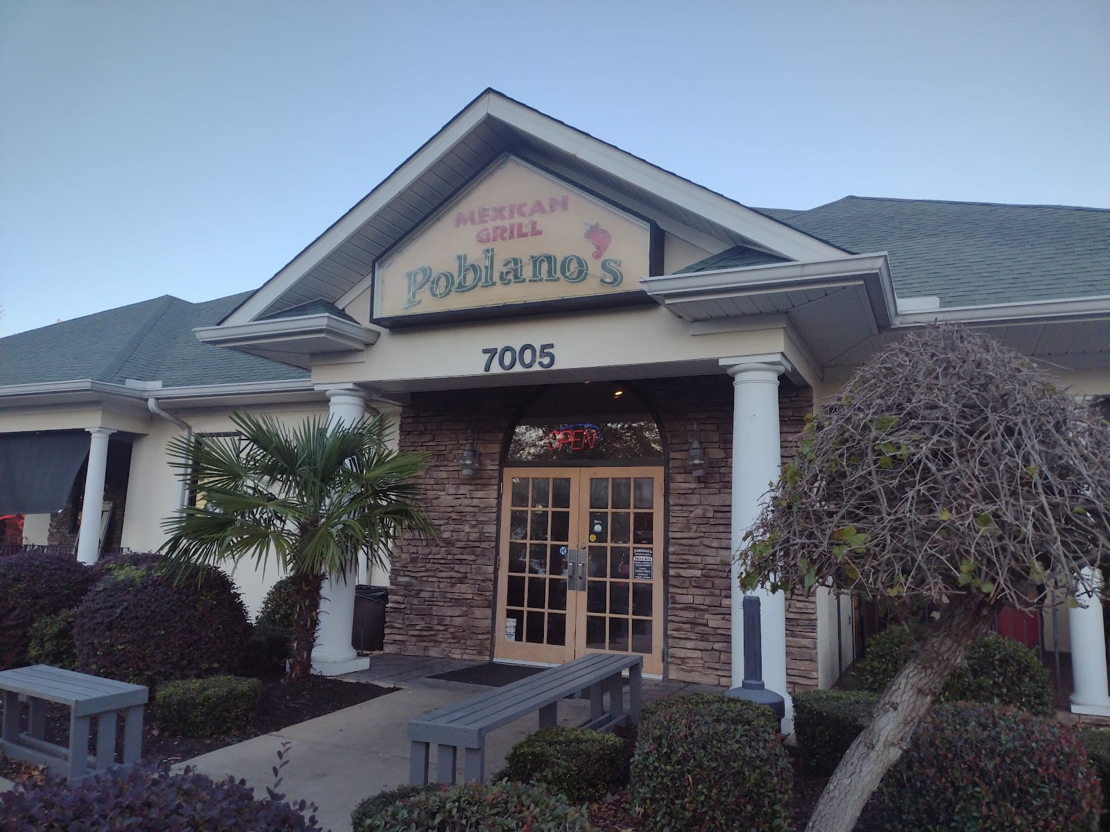 Poblanos Mexican Bar & Grill
