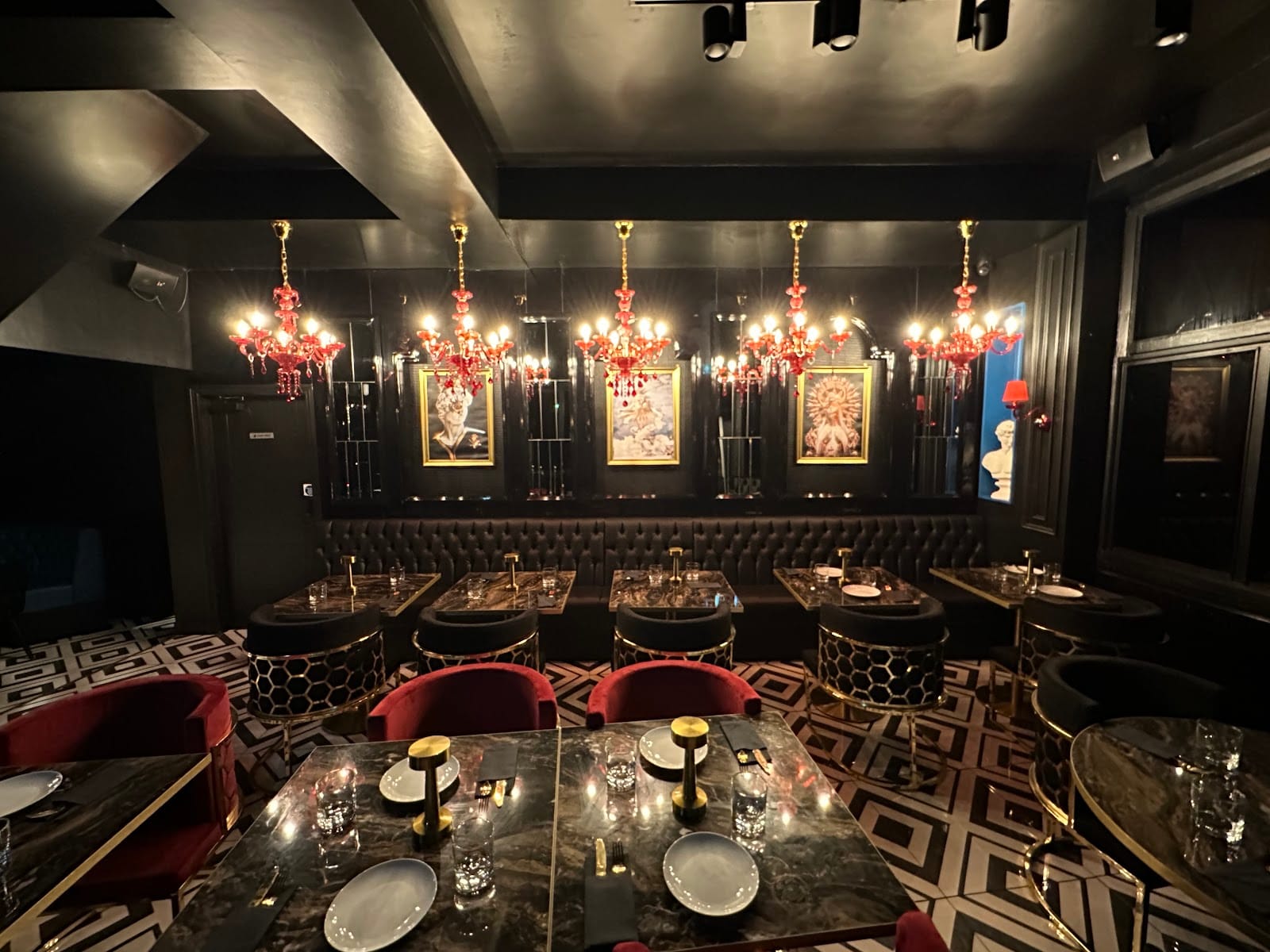 The Eadn London - Bar & Lounge