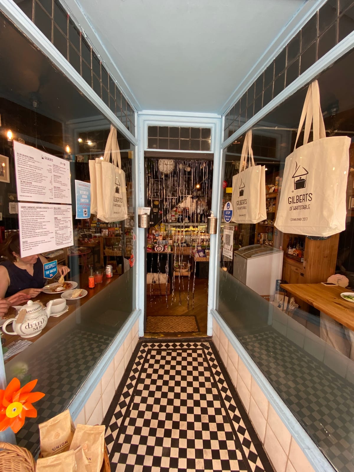 Gilberts Cafe & Deli