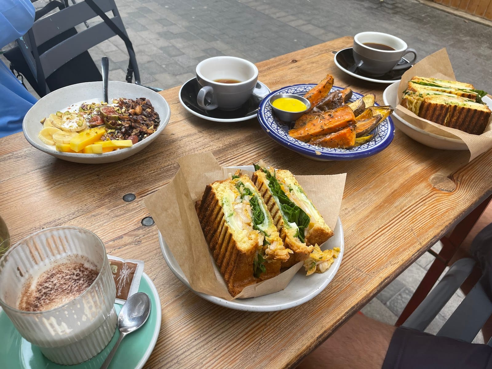 LUWAK Speciality Coffee and Wine Bar .