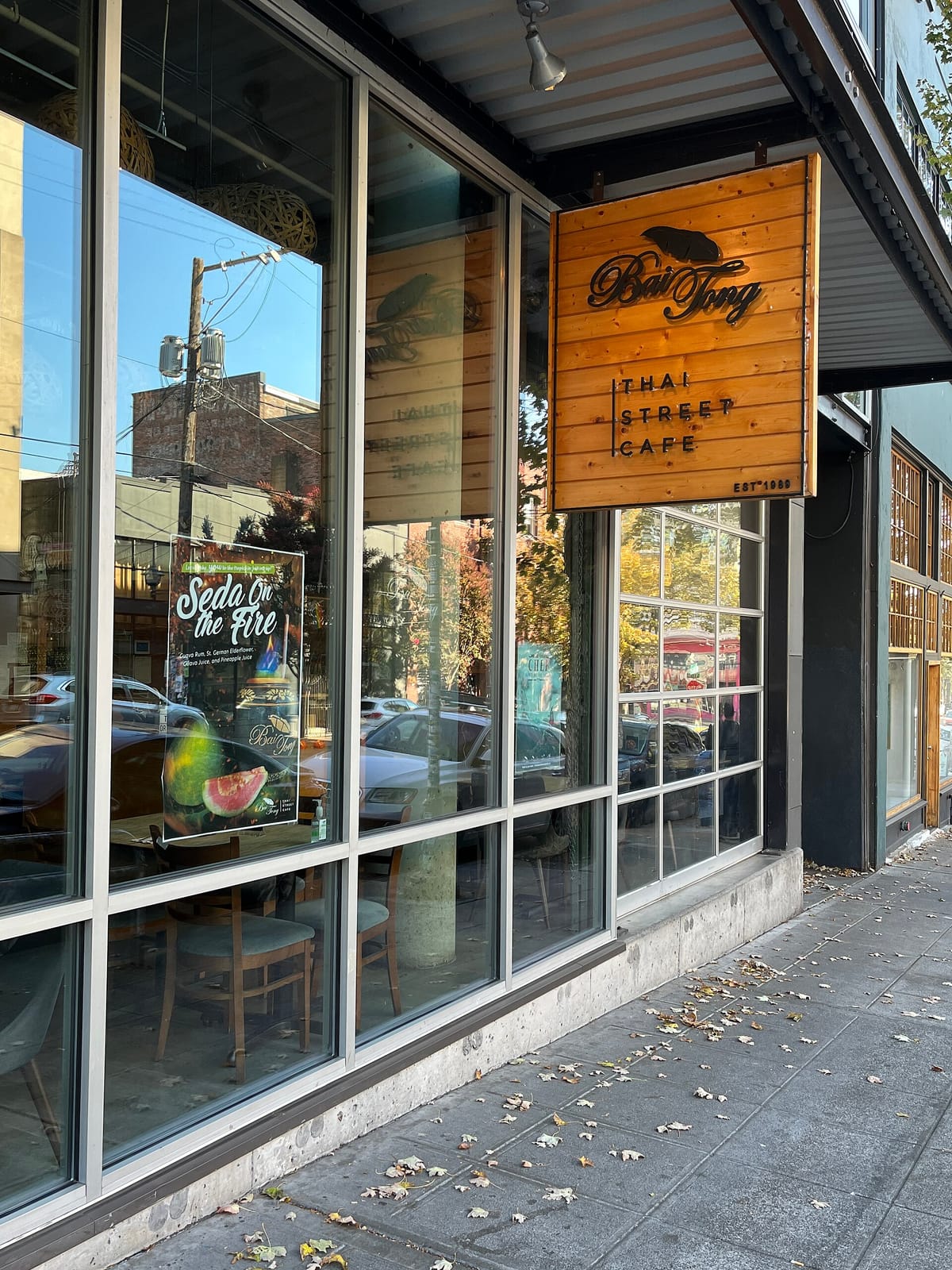 Bai Tong Thai Street Cafe