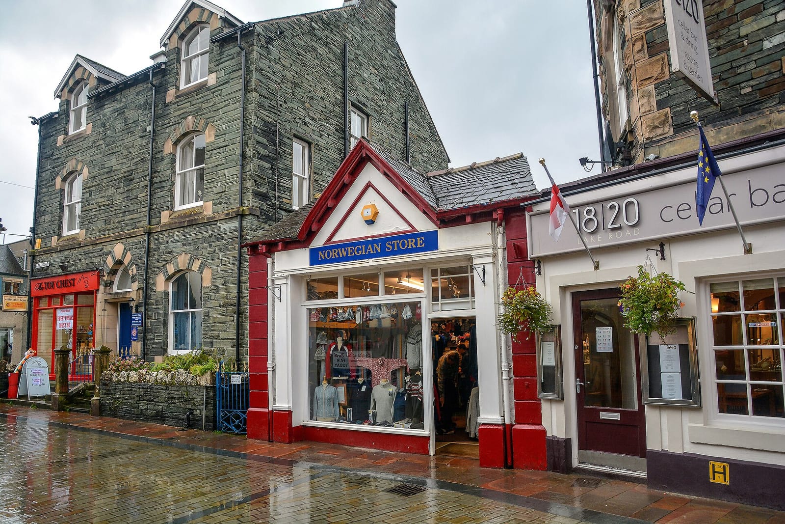 Derwent Walker Cocktail Bar & Restaurant