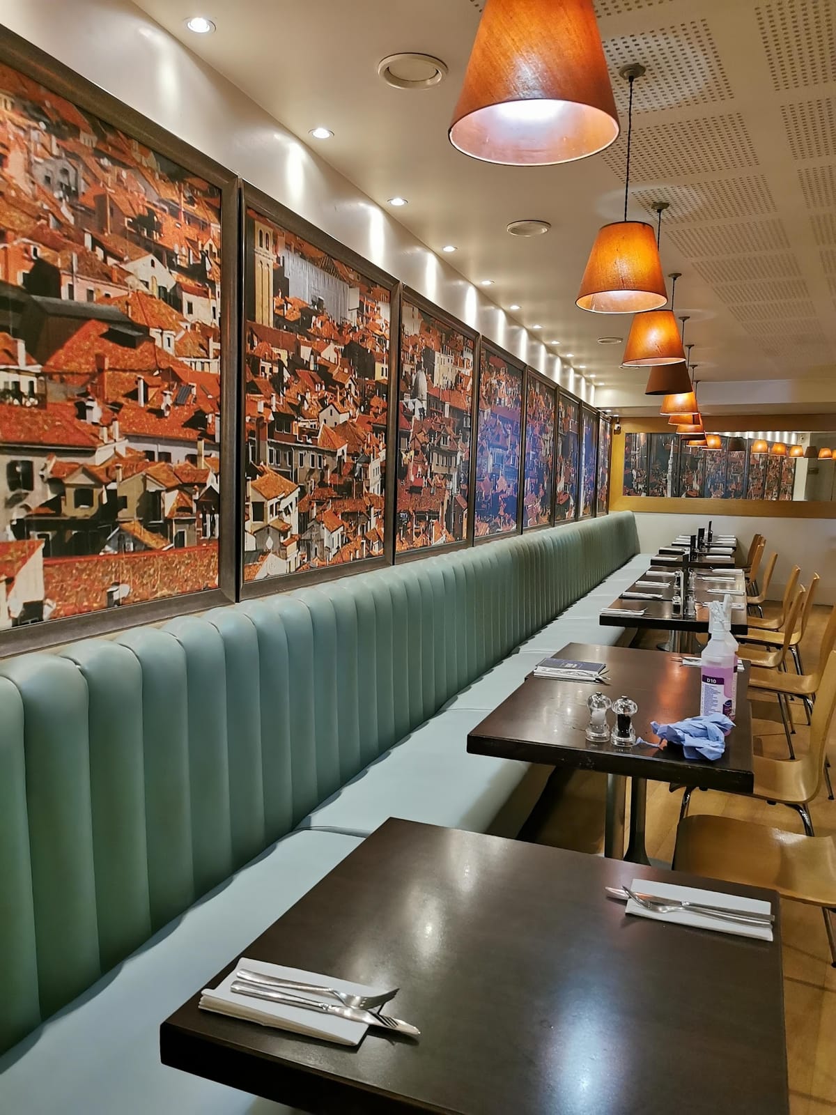 Carluccio's